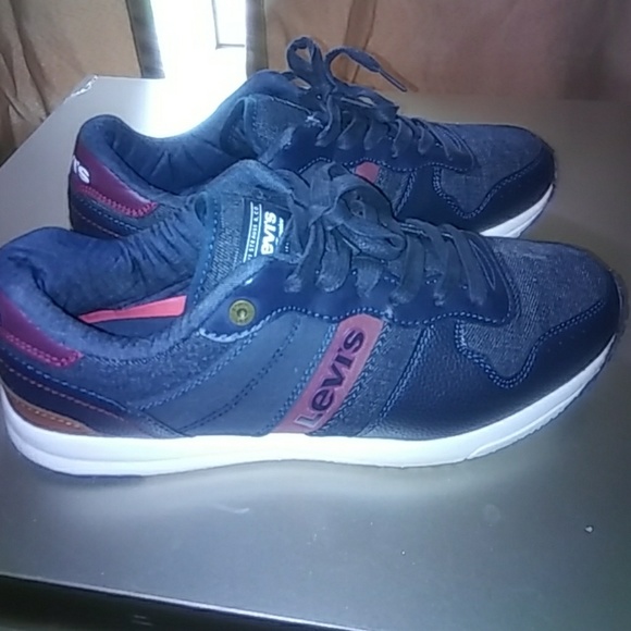 Levi's Other - Levi sneakers FINAL PRICE!